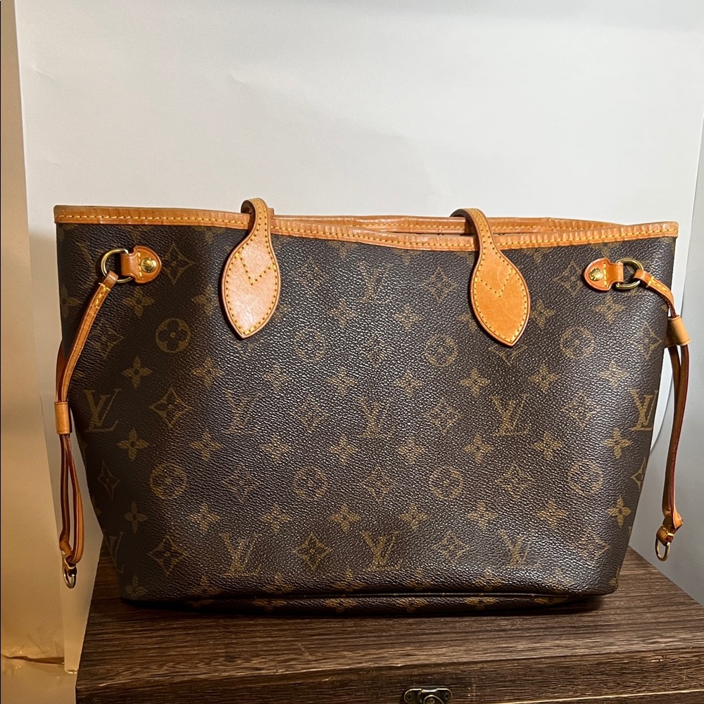 Louis Vuitton Monogram PM Neverful Tote in Dark Brown with Natural Vachetta Trim